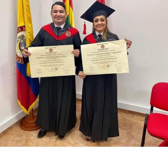 Esta foto fue publicada por Facebook el 21 de julio de 2021 cuando Happy Becerra y Vivian Bayuelo se graduaron de abogados en la Universidad Libre