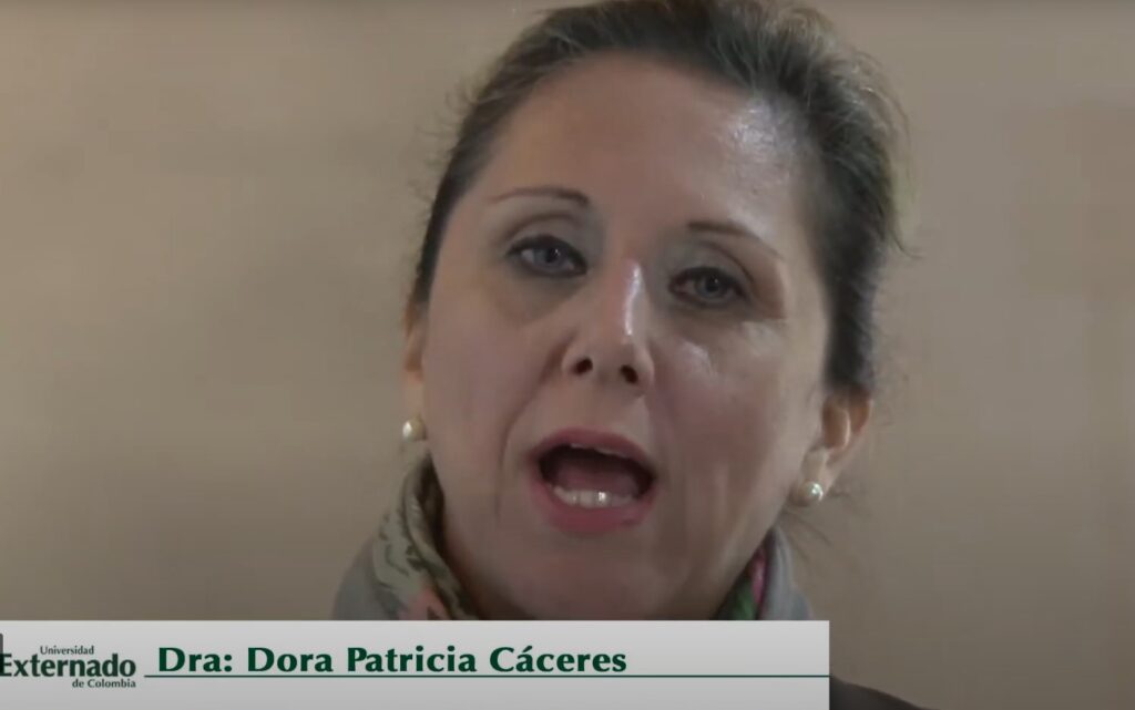 Dora Patricia Cáceres Puentes es doctora en derechos de la Universidad Externado. El concejal Aponte