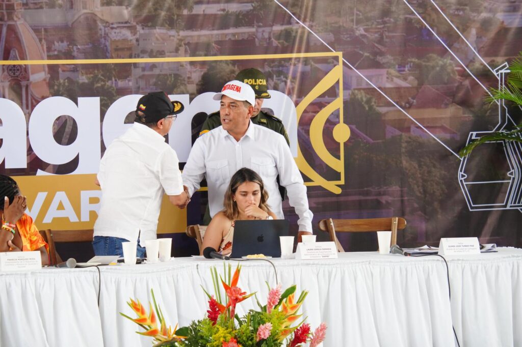 'Gobierno con los Barrios Populares' en Cartagena. El encuentro del presidente con Dumek Turbay.
