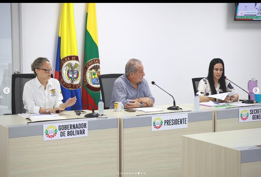 El presidente de la Asamblea (centro) está esperando el proyecto para darle inicio al debate.