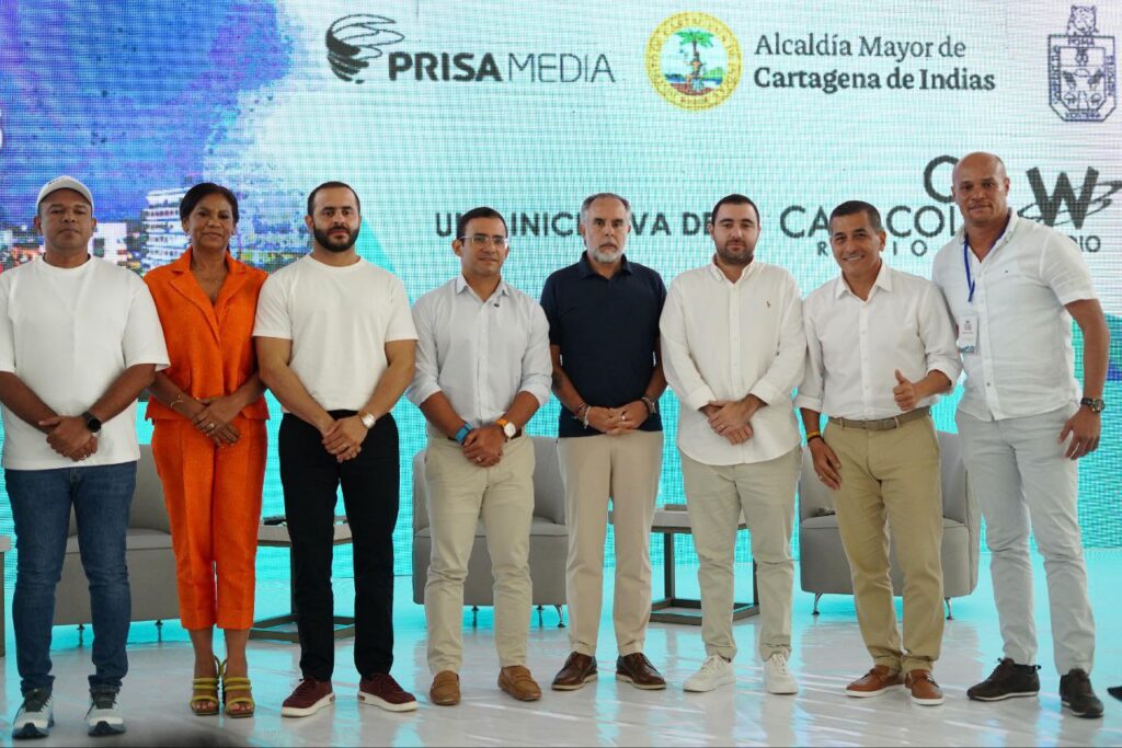 Liga Caribe: La rebelión va en serio sin discursos lentejuelo. Aquí el ministro del Interior, Armando Benedetti, con gobernadores y alcaldes que lideran el proceso. /Cortesía.