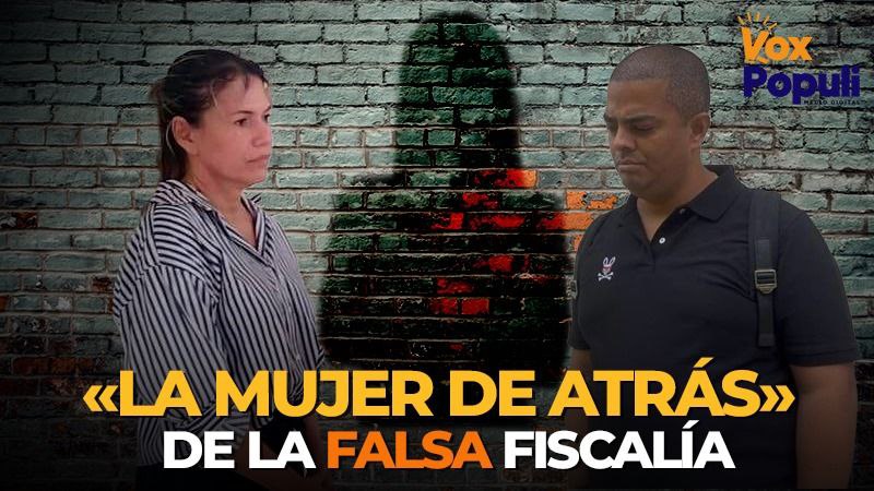 ¿Quién es «la mujer de atrás» del cartel de la Fiscalía?
