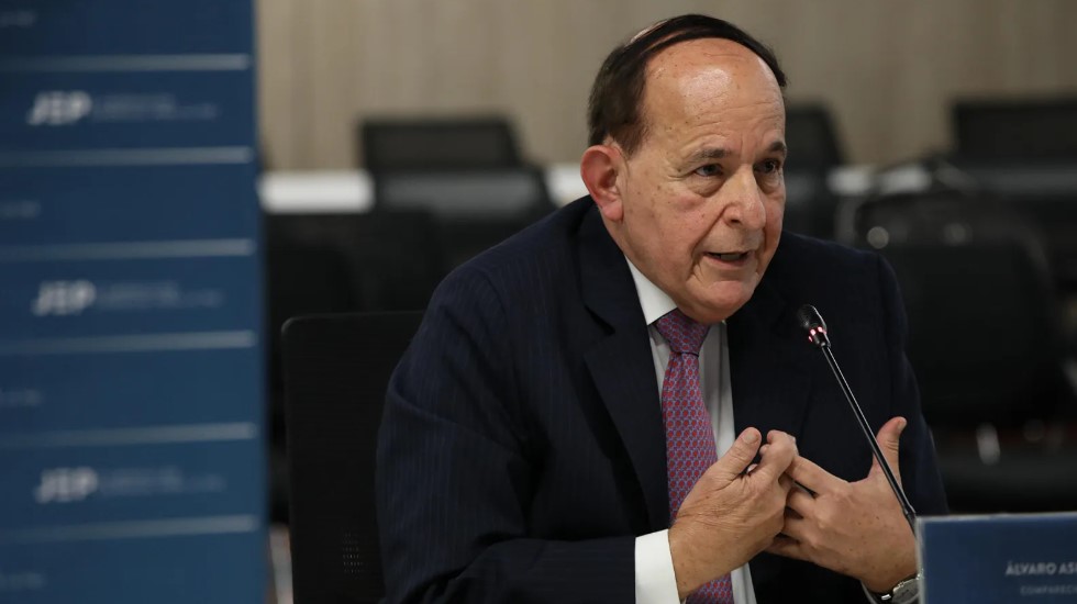 alianzas entre dirigentes políticos, empresarios, miembros de la fuerza pública y estructuras paramilitares del Bloque Norte de las AUC.